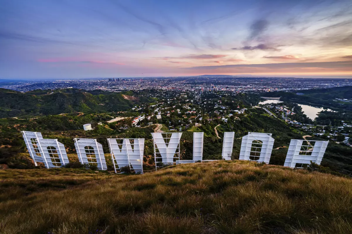 Hollywood assume l’AI in silenzio: la rivoluzione entra dagli annunci di lavoro